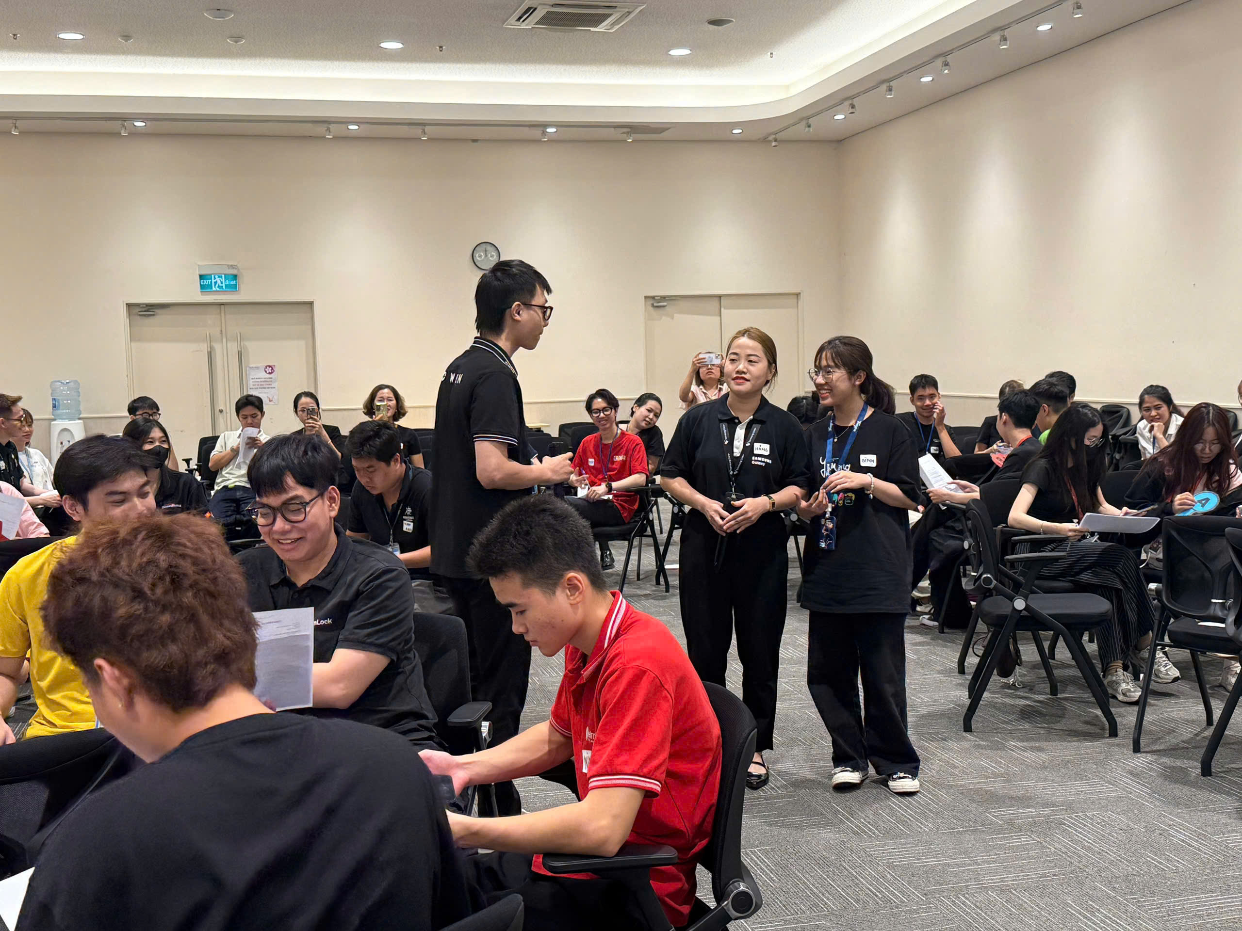 Alt: Khóa đào tạo nhân viên Aeon Mall Long Biên